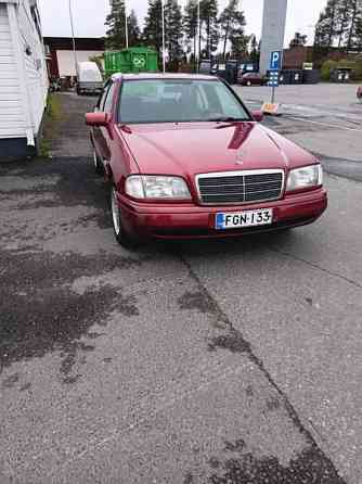 Mercedes-Benz 180 Oulu