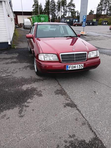 Mercedes-Benz 180 Oulu - valokuva 1
