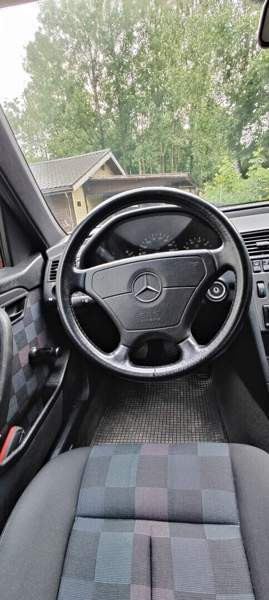 Mercedes-Benz 180 Oulu - valokuva 5