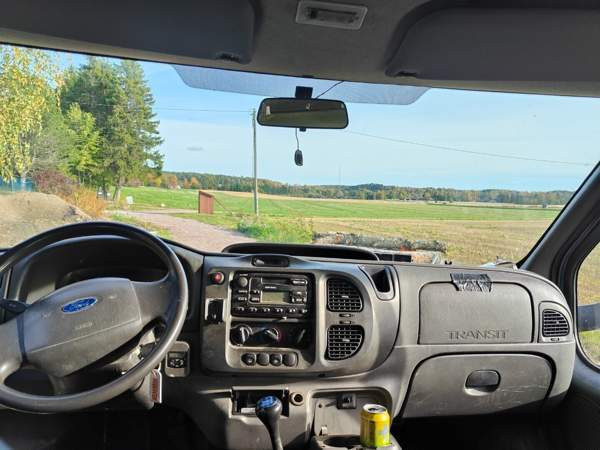 Ford Transit Siuntio - valokuva 3