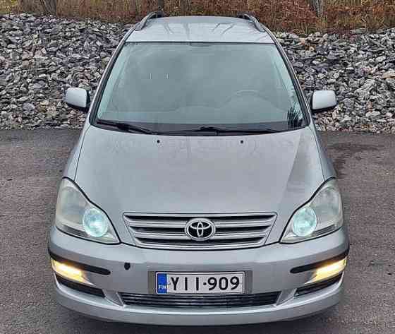 Toyota Avensis Verso Helsinki