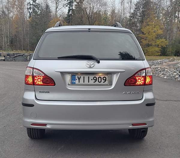 Toyota Avensis Verso Helsinki - изображение 6