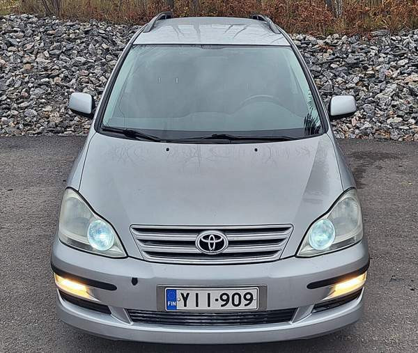 Toyota Avensis Verso Helsinki - изображение 3