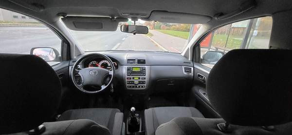 Toyota Avensis Verso Helsinki - изображение 8