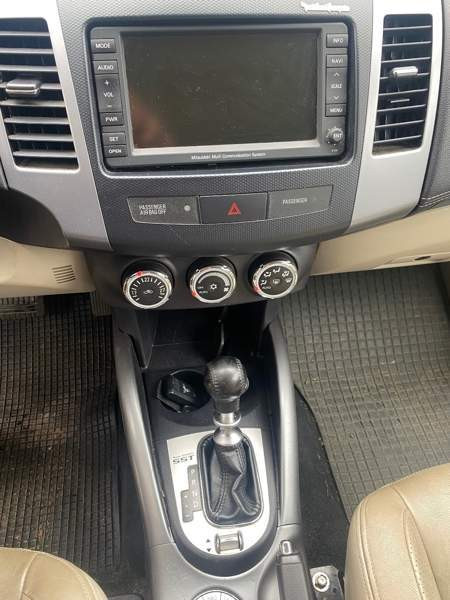 Mitsubishi Outlander Хабнарфьордюр - изображение 8