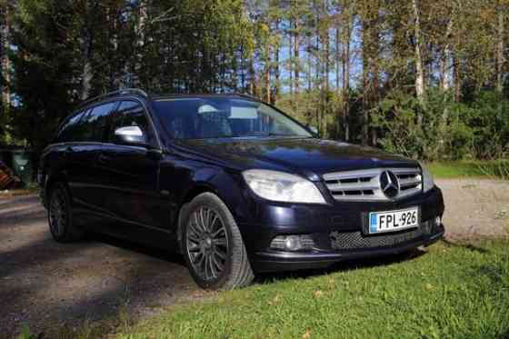 Mercedes-Benz 220 Kinnula