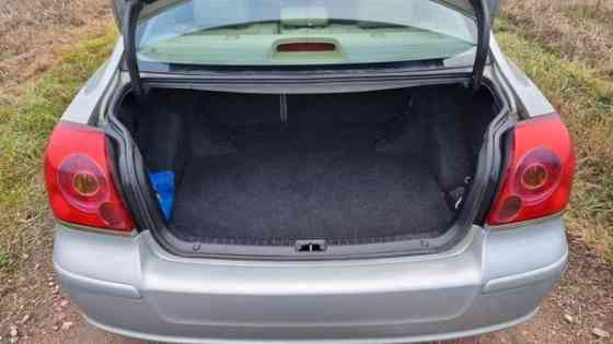 Toyota Avensis Vehmaa