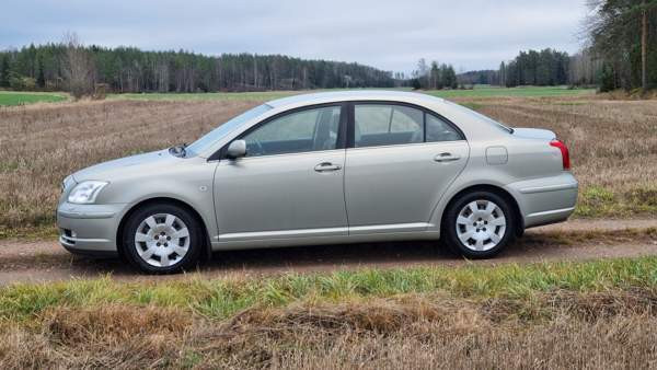 Toyota Avensis Vehmaa – foto 1
