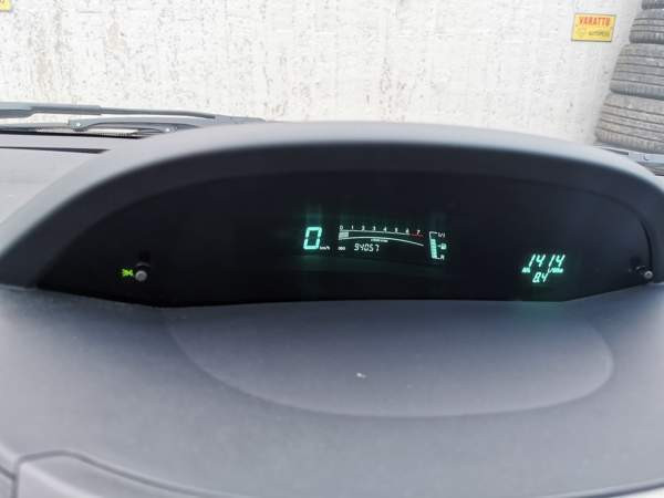 Toyota Yaris Kirkkonummi - valokuva 8