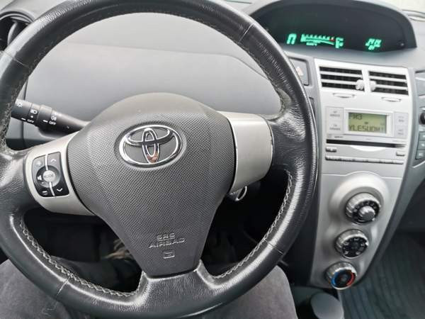 Toyota Yaris Kirkkonummi - valokuva 7