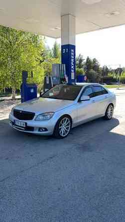 Mercedes-Benz 220 Макао