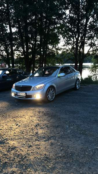 Mercedes-Benz 220 Макао - изображение 6