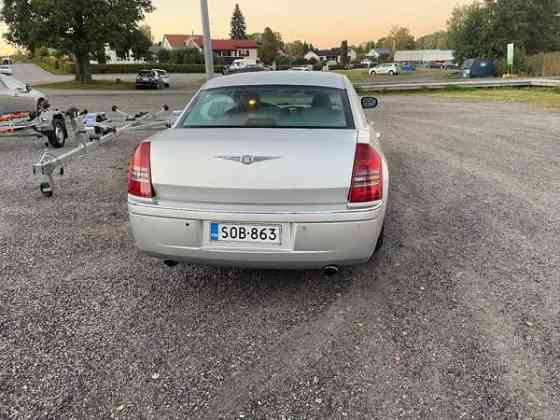 Chrysler 300C Raasepori
