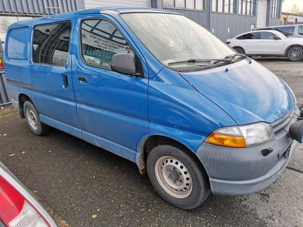 Toyota Hiace Hämeenlinna - valokuva 3