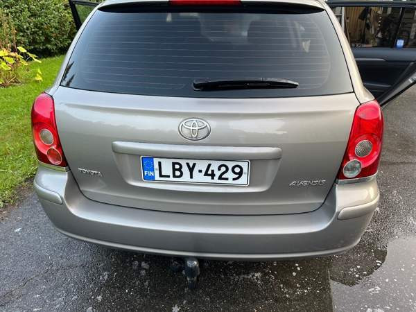 Toyota Avensis Йоэнсуу - изображение 3