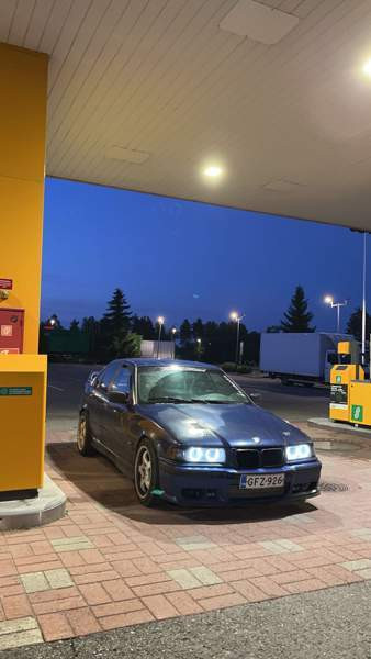 BMW 325 Varkaus - valokuva 3