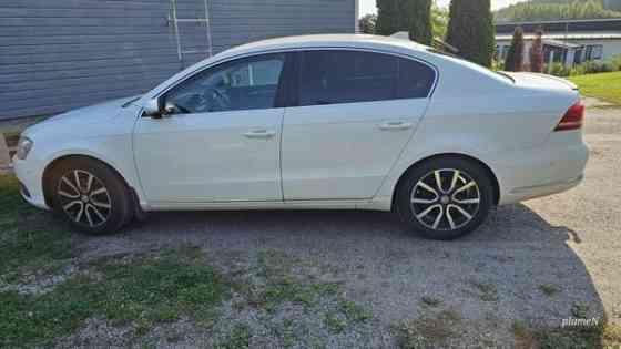 Volkswagen Passat Каарина