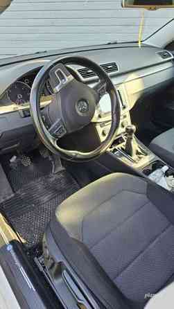 Volkswagen Passat Каарина