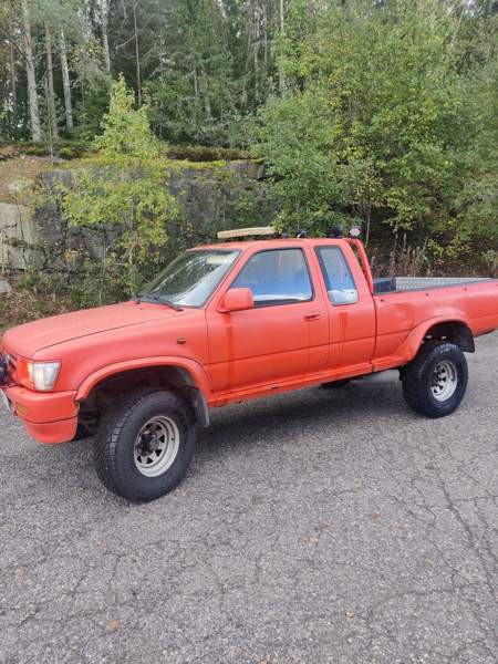 Toyota Hilux Каарина - изображение 2