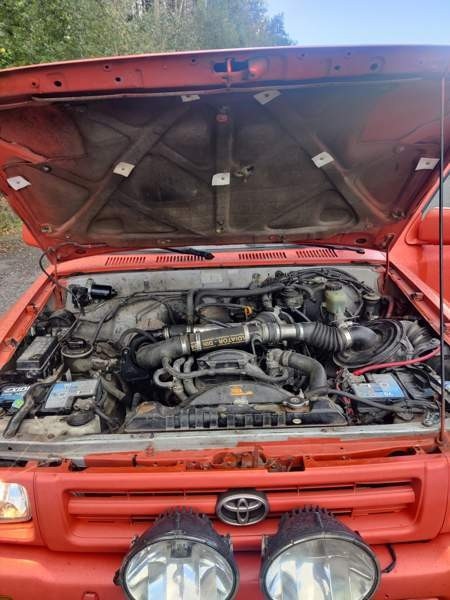 Toyota Hilux Каарина - изображение 8