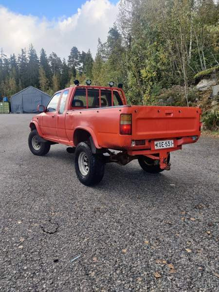 Toyota Hilux Каарина - изображение 3