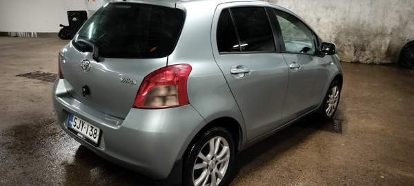 Toyota Yaris Tampere - valokuva 8