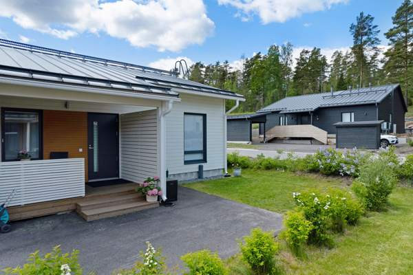 4h+avok+kph+s+wc+varasto+osittain lasitettu terass  Espoo – foto 2