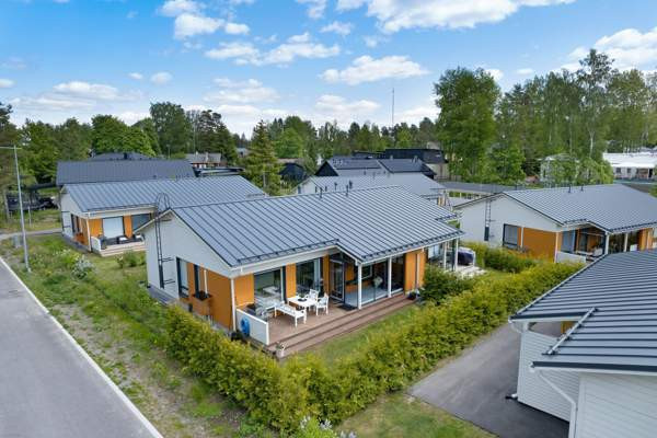 4h+avok+kph+s+wc+varasto+osittain lasitettu terass  Espoo – foto 1