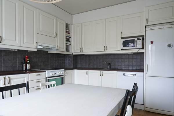 4h + k + s + p, piha, varasto  Helsinki - valokuva 5