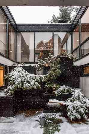 2 oh, 5-6 mh, keittiö, rt, 2kph, 3 wc, sauna, khh  Helsinki