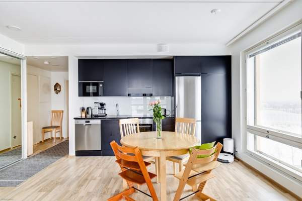 3h + avok + kph/wc+ s +lasit. p.  Tampere - valokuva 1