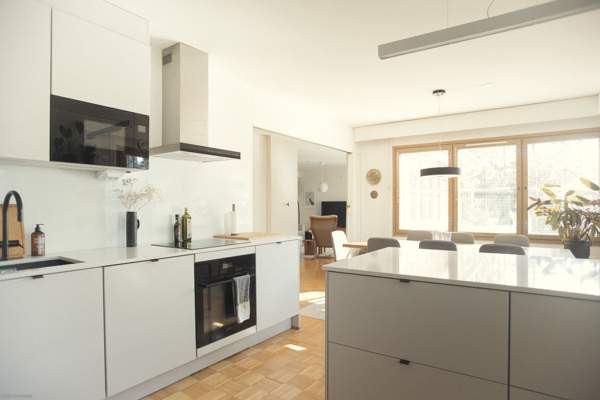 4h, k, ruokailutila, wc, kph/s, khh, vh (yj. 4h+k+  Helsinki - valokuva 7