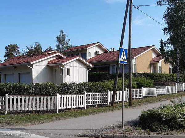 3h, k, khh, kph, s, wc, terassi, autotalli, ulkova  Hollola - valokuva 2