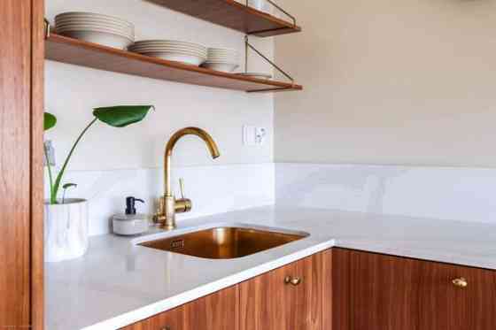 3h, avok., kph, lasit. parv. (yj: 2h+k)  Helsinki