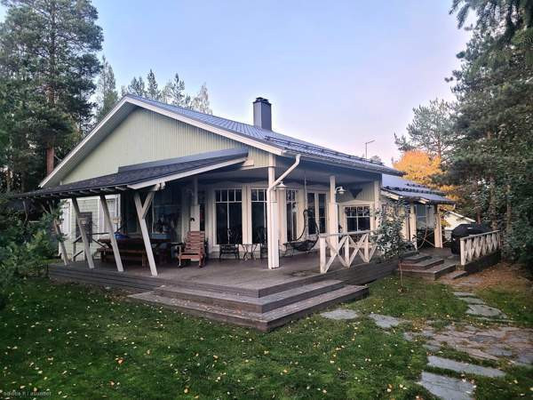 5h + k + khh + s + ph  + 2wc  Luga - valokuva 1