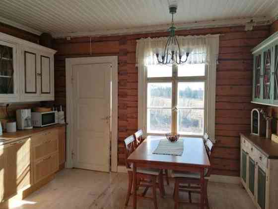 8h + 3x keittiö, 3x WC, kylpyhuone, sauna  Laksiainen