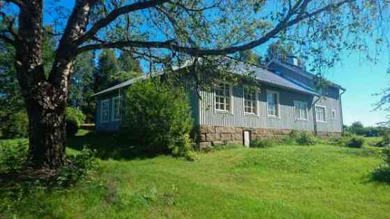 8h + 3x keittiö, 3x WC, kylpyhuone, sauna  Laksiainen