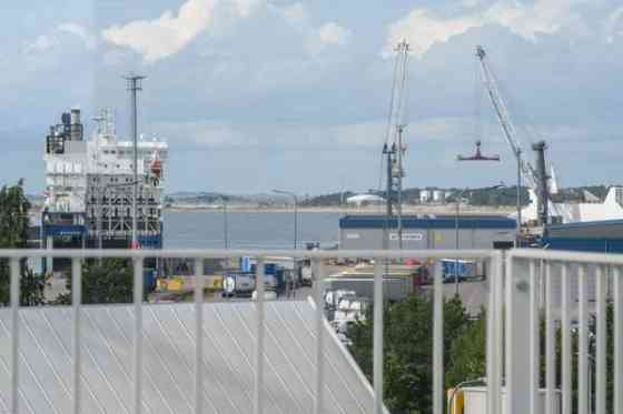 3h + k + 2kph + s + kamina + kattoterassi  Джанкой