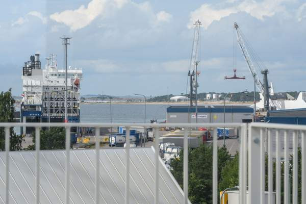 3h + k + 2kph + s + kamina + kattoterassi  Dzhankoy - valokuva 1