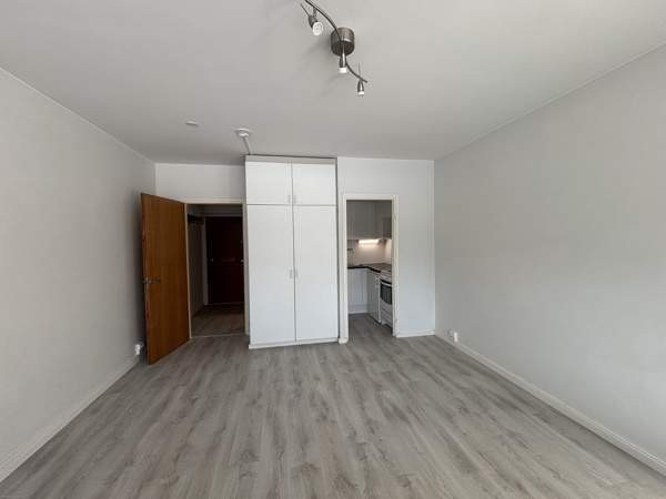 1h + kk + kph + lasitettu parveke  Helsinki - photo 3