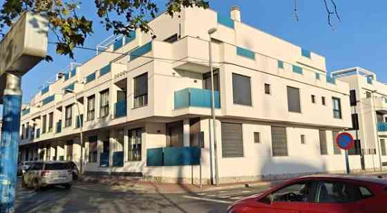 2mh + oh +avokeittö + wc/suihku + kattoterassi + p  Torrevieja