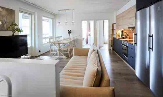 5h + 2 x avok.+ 2 x wc+ kylpyhuone + sauna + lasit  Helsinki