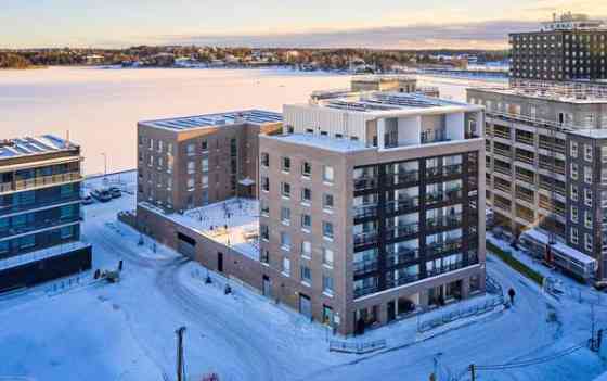 5h + 2 x avok.+ 2 x wc+ kylpyhuone + sauna + lasit  Helsinki