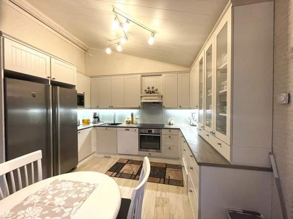 4h, k, rt, s,kph/khh, erillinen wc, lämmönjakohuon  Kuopio - photo 3