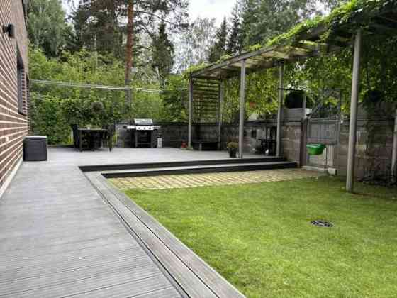 3h+kt+s+iso piha+autohallipaikka  Helsinki