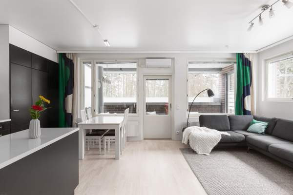 3h+kt+s+iso piha+autohallipaikka  Helsinki - valokuva 4