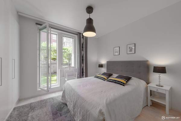 3h+kt+s+iso piha+autohallipaikka  Helsinki - valokuva 7