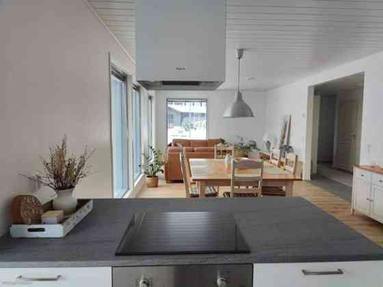 5h + k + 2 ph + wc + s + khh + autok + varasto  Tuusula