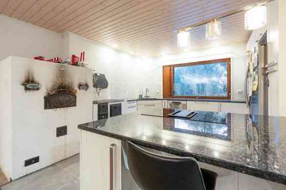 Omakotitalo + erillinen isoautotalli + talvilämmin  Pöytyä