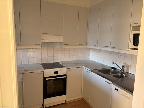 2h + kk + kph + iso lasitettu parveke  Helsinki – foto 6